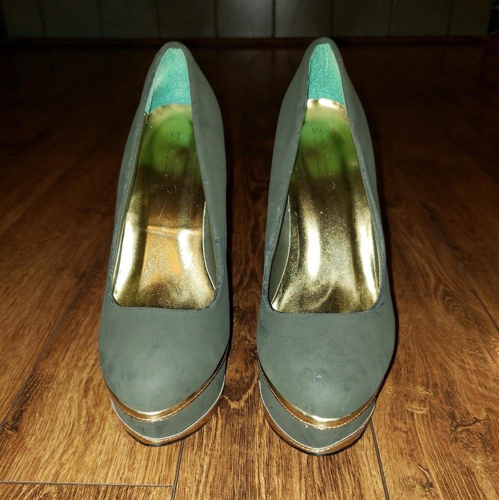 Shoedazzle size 7 heels
